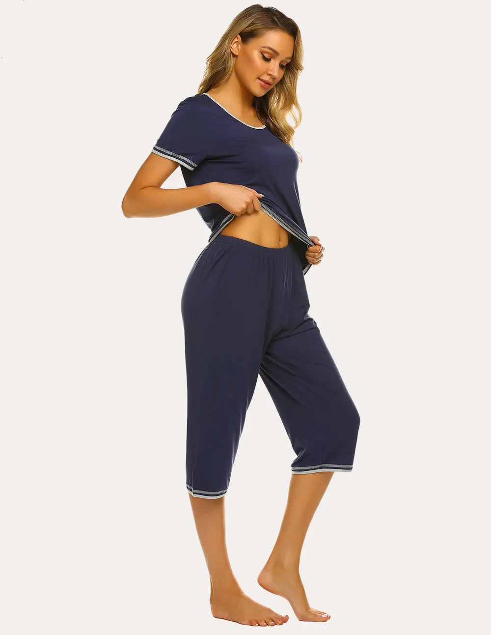 Ekouaer Tops and Capri Pants 2 Piece Pajamas Set (US Only)