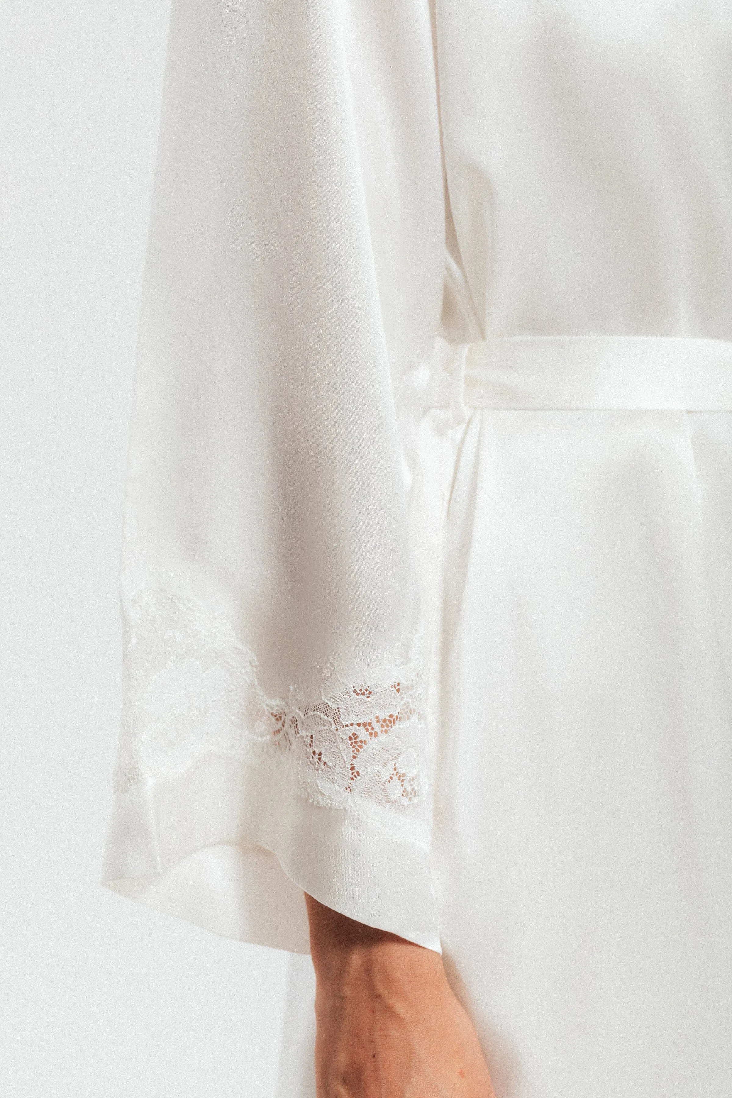 Morgan Iconic Short Silk Robe