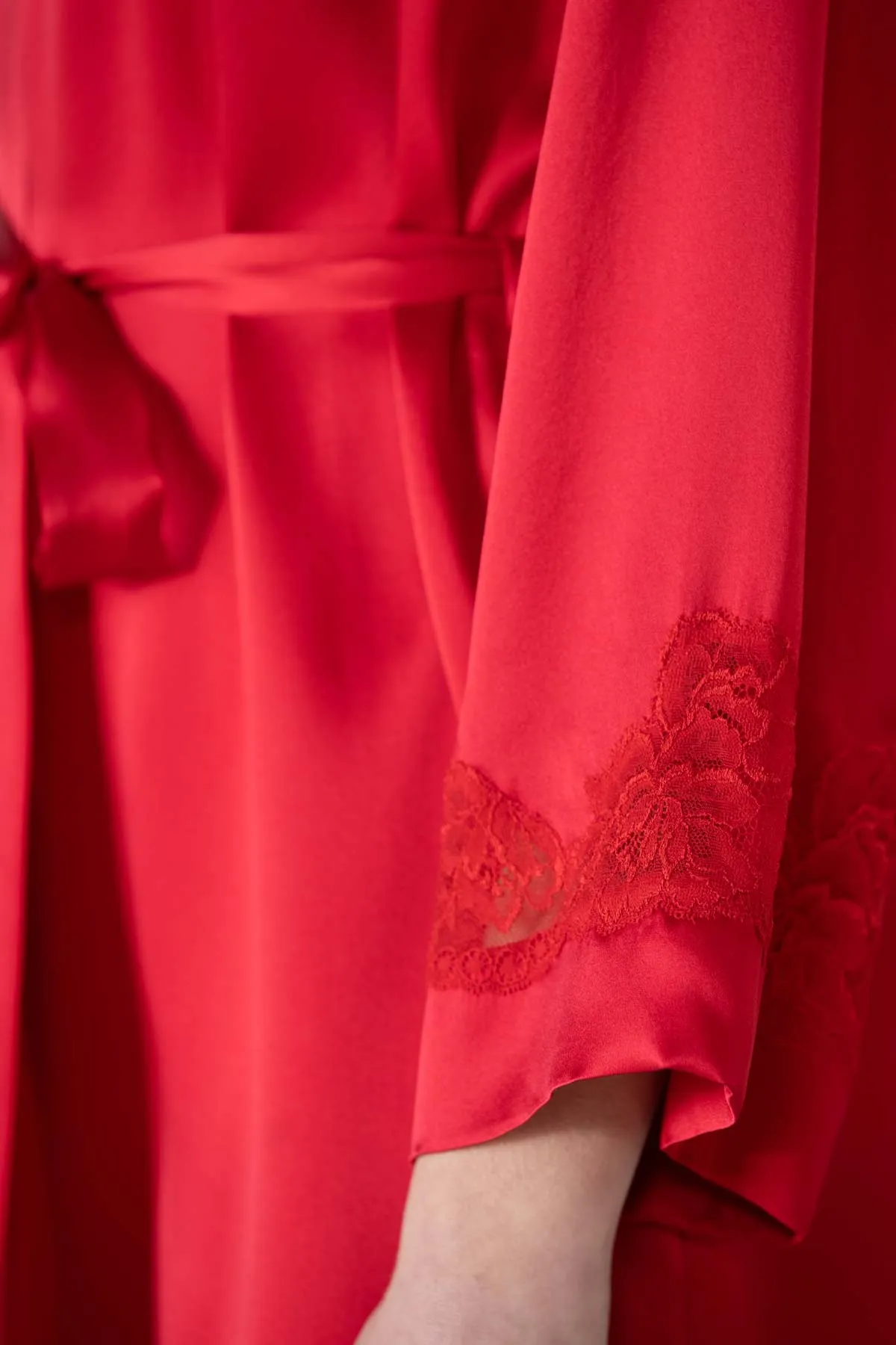 Morgan Iconic Short Silk Robe